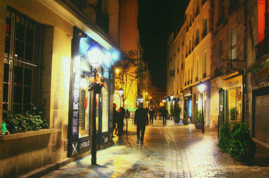 Romantic things to do in Paris - streets of Paris