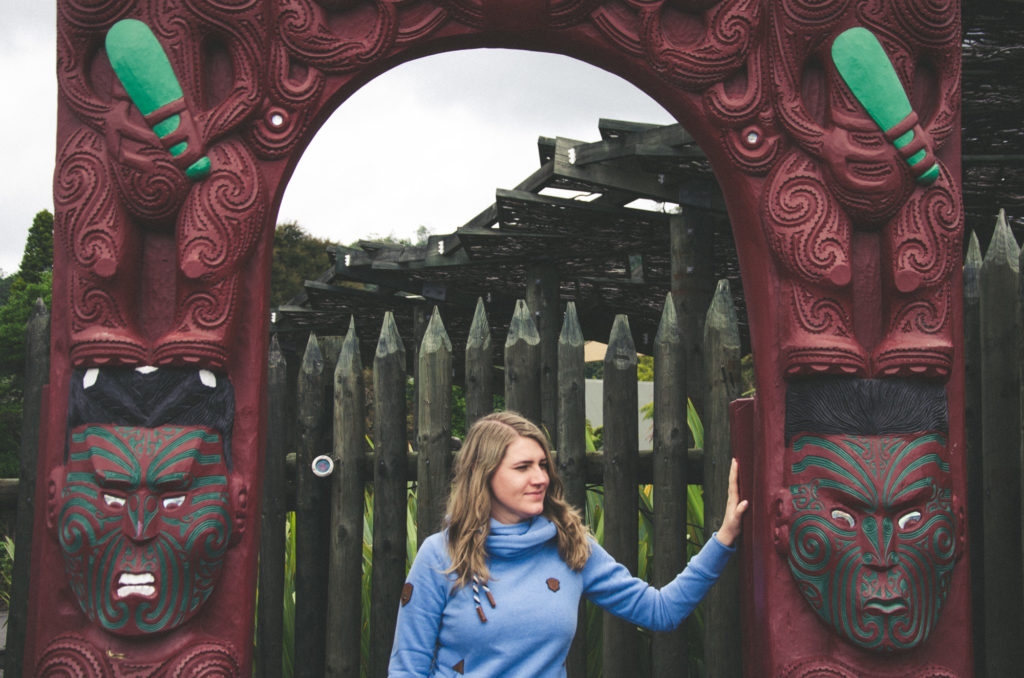 things to do in rotorua - maori sculpture